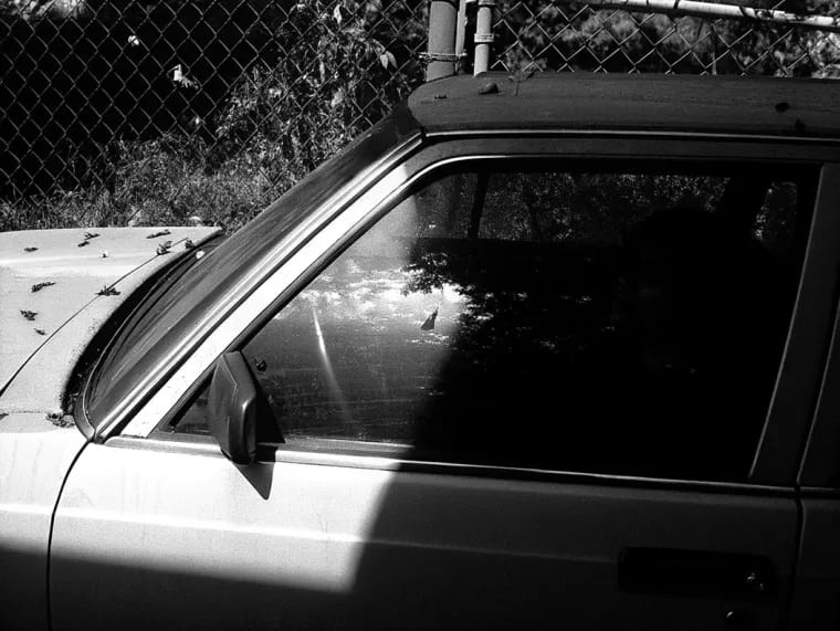 Film-direction inspiration: a monochrome car scene
